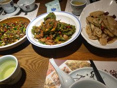 -黄泥岗·地道湖北菜(奥特莱斯店)