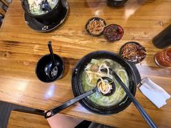 -丽虹云南过桥米线(兴工街店)