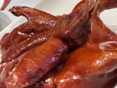 玻璃脆皮乳鸽皇-新雅粤菜馆(南京东路店)