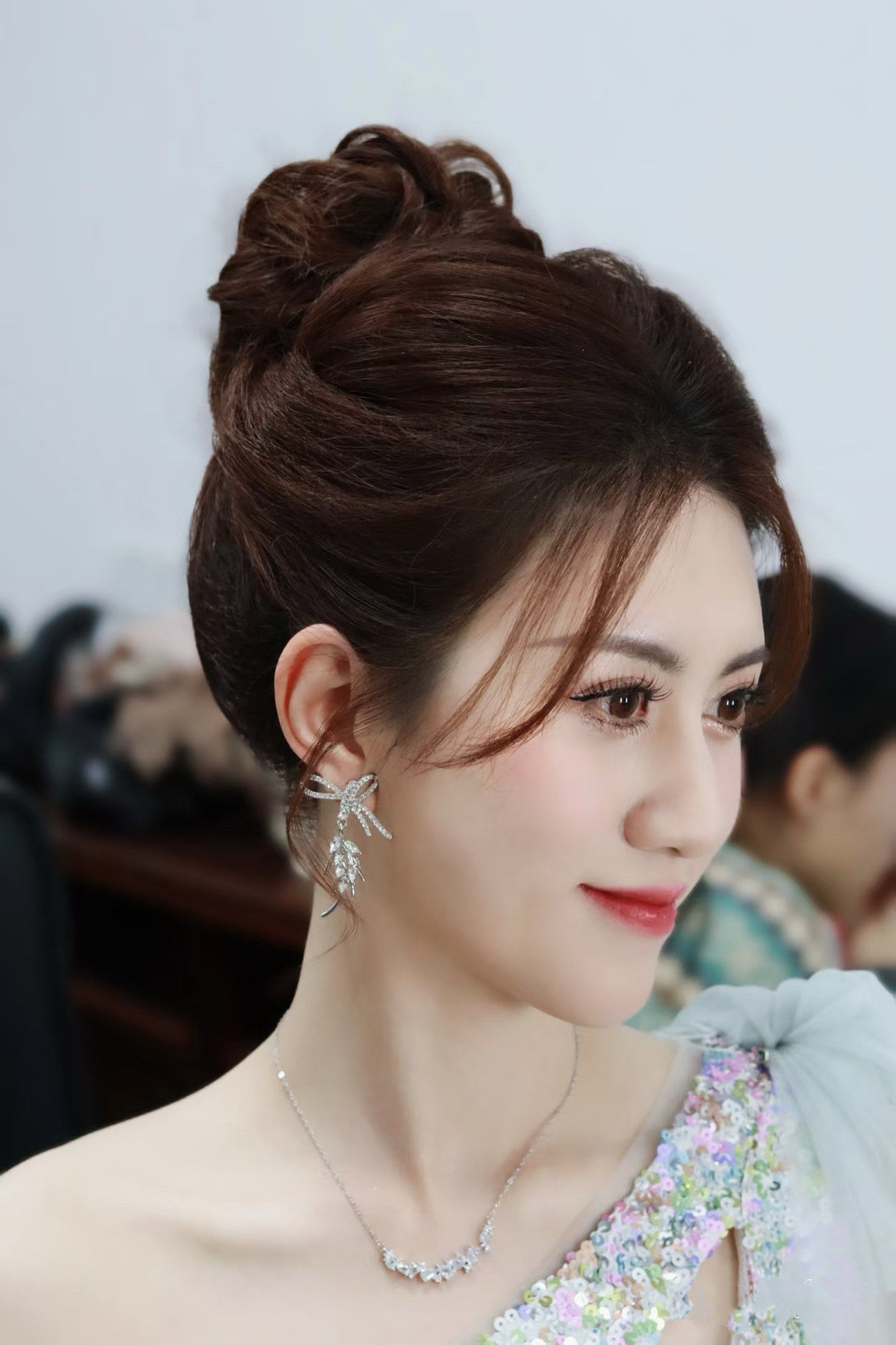 主持人妆造