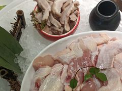 -洪氏嗨捞·广东猪肚鸡·椰子鸡火锅(西咸万象城店)