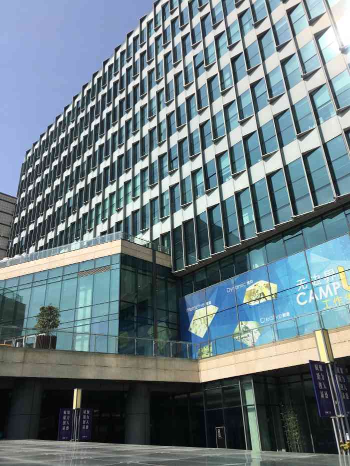 中航天盛广场-"这个地方还是有些难找的,特别是这里在修路.