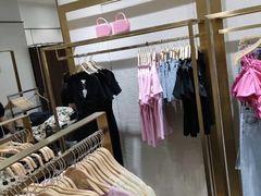 -URBAN REVIVO(济南世茂广场店)