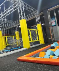 -蹦贝运动中心·蹦床·攀岩·闯关(龙岗店)