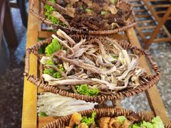 -阿婆情腊排骨火锅(金虹路店)