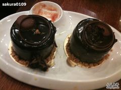 自己带的QBAKE榛果巧克力慕斯蛋糕-玛格萝妮比萨屋(四平店)
