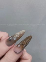 -花岐款式专研健康美甲沙龙