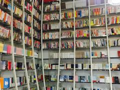 -钟书阁(松江泰晤士小镇店)