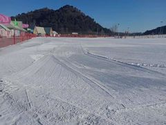 -十三陵雪世界滑雪场