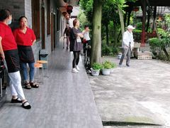 -周老三跷脚牛肉·全牛火锅(非遗传承店)