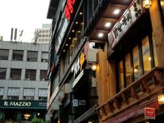 -BHC炸鸡(明洞总店)