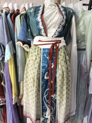 -两间半汉服工作室(平江路店)