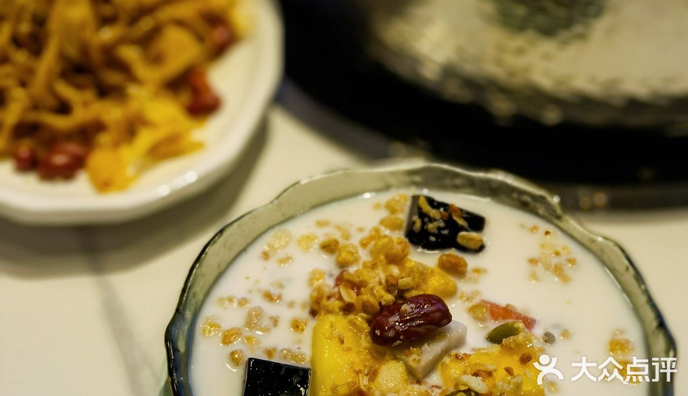 椰町·海南椰子鸡，给你带来原汁原味的海南风味[加油]