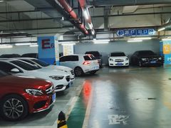 -环球港-停车场