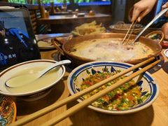 -洱火云南酸菜牛肉火锅(石景山当代商城店)