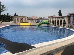 -泉城欧乐堡戏水湾艺术养生温泉