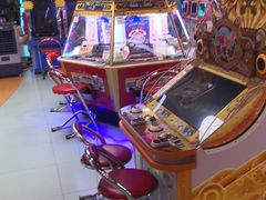 -爱玩嘉年华(龙湖源著天街店)