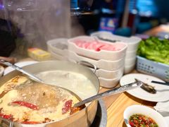 -蒙肥羊·酸汤潮牛·鲜牛肉火锅烤肉自助(岗顶店)