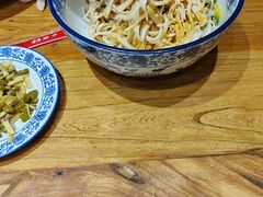 -十二忠手拉面(燎原街店)