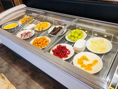 自助取餐区-日进一片海.生腌海鲜火锅.宵夜烧烤(三里屯总店)