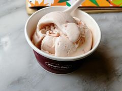 草莓味风味酸奶冰淇淋-哈根达斯(泉州万达店)