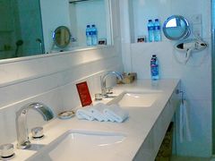 洗手间-苏州金鸡湖中茵皇冠假日酒店