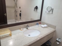 -深圳君逸国际酒店(龙岗横岗塘坑地铁站店)