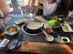 -大匠工房古船木艺术餐厅·猪肚鸡专门店(长白仙岛店)