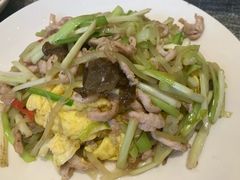 苜蓿炒肉-三姐妹饺子(东木头市店)