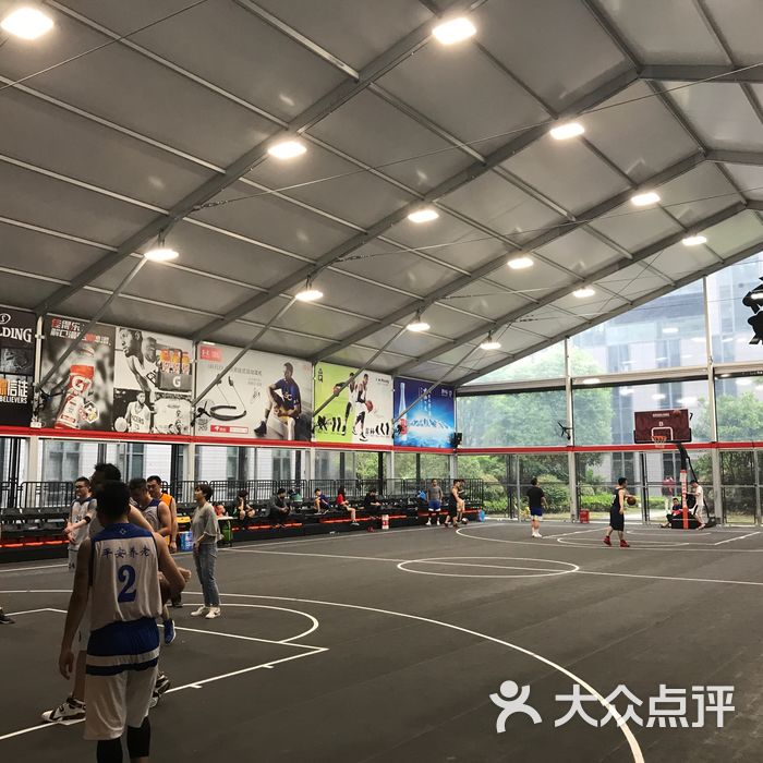 洛克公园篮球馆