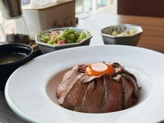 英国风烤肉盖饭定食-炼火烤肉店