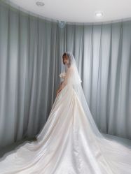 -艾米丽婚纱礼服