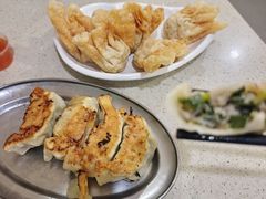 鲜肉韭菜煎饺-芬芳甜品(同福路店)
