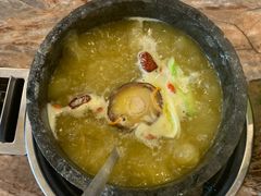 -鲁朗纳麦石锅鸡庄园
