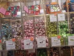 -VENCHI 闻绮(上海佛罗伦萨小镇店)