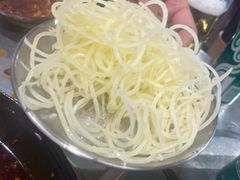 -鹿鸣山草本茶香火锅(园西路店)
