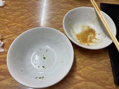 -松树干拌面店