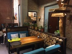 -苹果树下艺术餐厅(宋庄店)