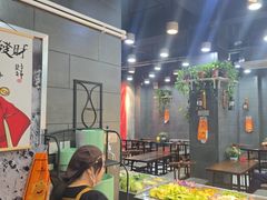 -愉肴麻辣香锅(中山路店)