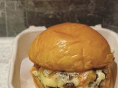 柠香蟹籽牛肉汉堡-JPG canteen(广州寺右公馆店)