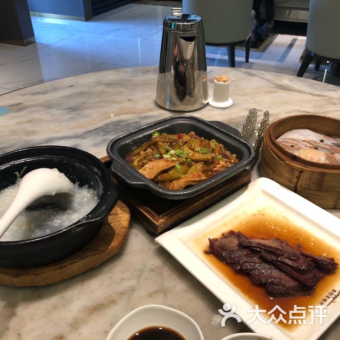 港悦茶餐厅