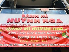 -Bánh Mì Huynh Hoa