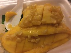 -芒果糯米饭摊子