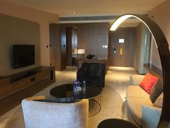 -上海滴水湖皇冠假日酒店