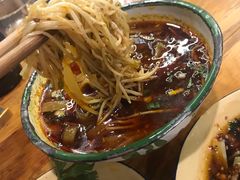 -拈签一笑黄牛肉辣卤串串