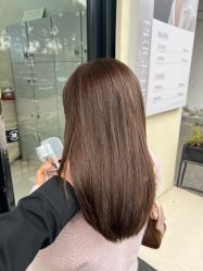 -十六番发型师事务所