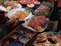 -山川小町·极番烧肉(新地假日广场店)