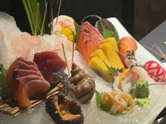 -雍容荟帝王蟹活龙虾展台自助(IFS黑金店)