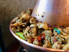 炭火芋儿蛙锅-炉小二铜锅牛蛙•川湘菜(三里屯店)