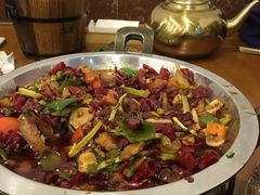 -石磨豆花家常菜·牦牛排土火锅